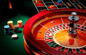 Aplikasi mobile slot4d menampilkan pasar sportsbook Liga 1 dan meja kasino dealer langsung