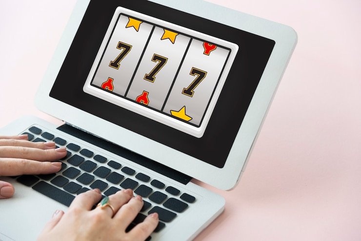 Dasbor aplikasi slot4d menampilkan permainan tersedia dan riwayat akun pengguna